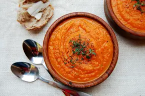 Sopa de naranjas, zanahorias y jengibre.