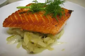 Salmón con hinojo