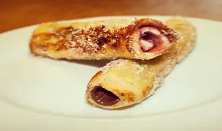 Bocadillos integrales de requesón y fresa