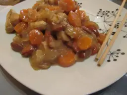 Pollo con almendras al estilo oriental