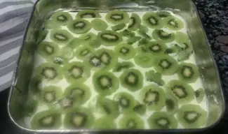 Gelatina verde de kiwi y algas