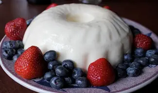 Manjar blanco (blancmange)