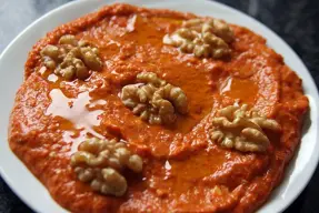 Dip de pimentón y nueces