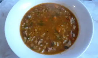 sopa de arroz integral y verduras