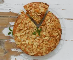 Torta de almendra, mora y coco light