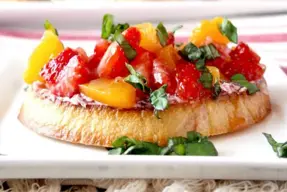 Bruschetta de frutas rápida y fácil de preparar