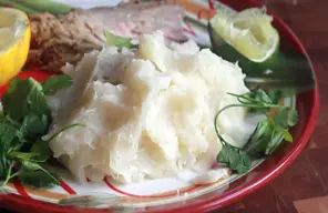 Suave puré de yuca con leche y ajo