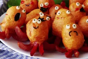 Pulpos de salchicha decorados para niños