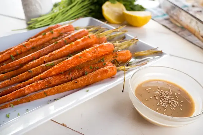 Zanahorias Tostadas con Salsa Dulce