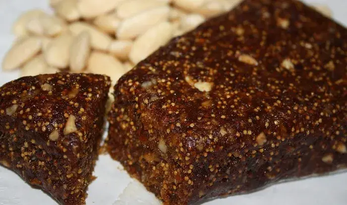 Pan de higos y almendras