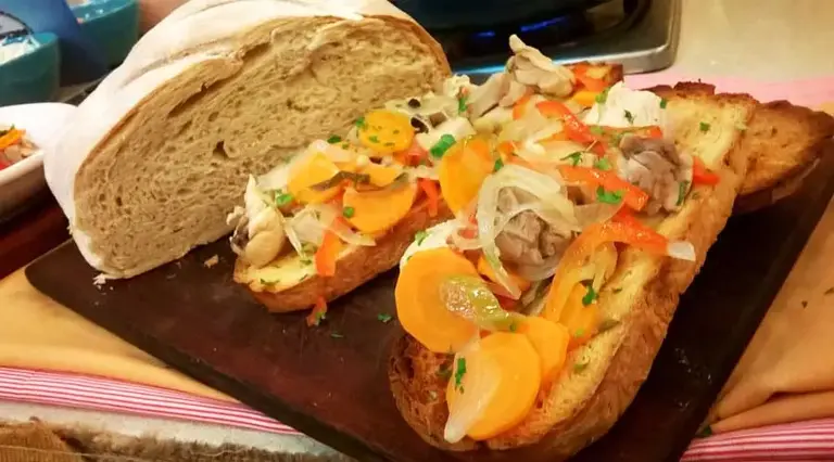 Atún escabeche