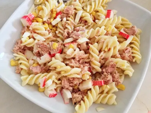 Ensalada de atún hawaiiano