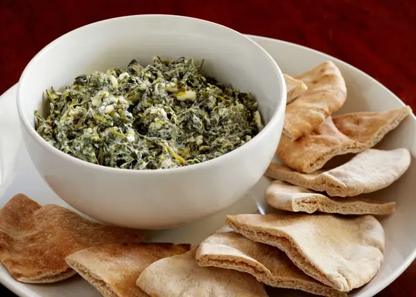 Dip vegano de espinacas y hierbas