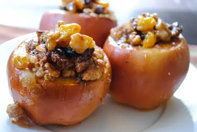 Manzanas al horno rellenas de nuez