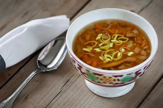 Sopa de verduras y cebada