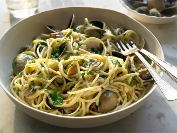 Spaghetti con Almejas