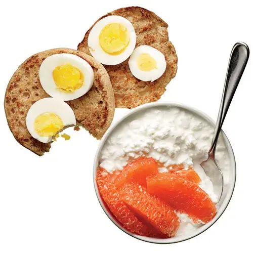 Muffin-ingles-de-huevo-queso-cottage-y-pomelo.