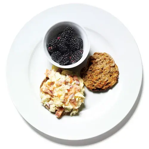 Muffin-ingles-de-huevo-y-salmón