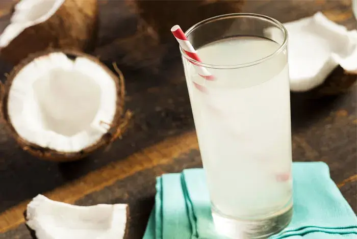Agua de coco natural