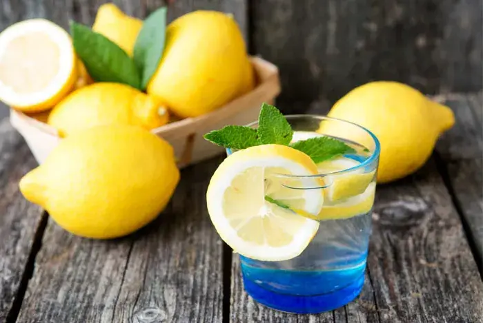 agua con limon
