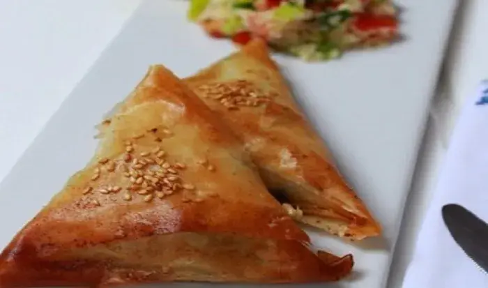 Triángulos de queso feta