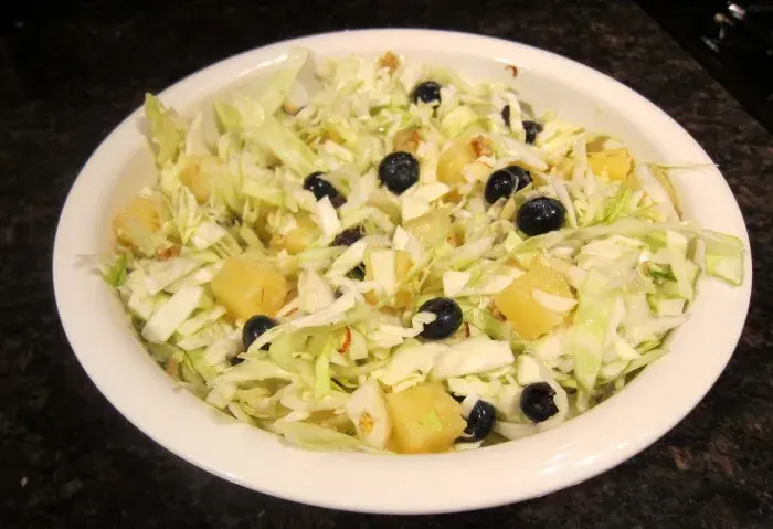 Ensalada de col y pollo