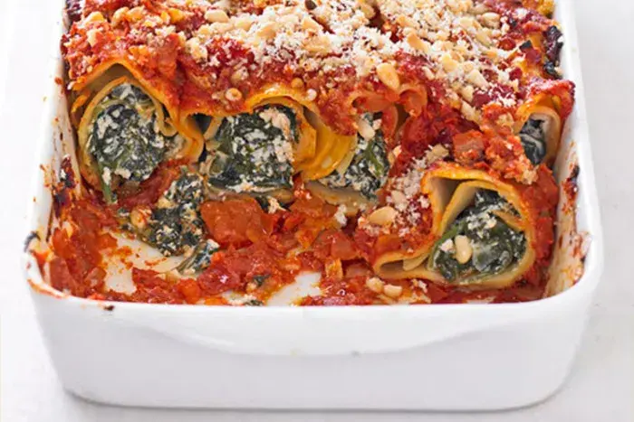 Canelones vegetarianos con tofu y espinaca