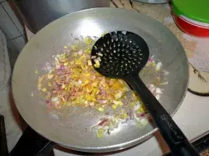 Pasta en salsa blanca con vegetales