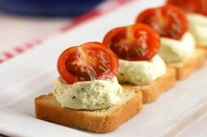 Tomates cherry horneados con Ricotta
