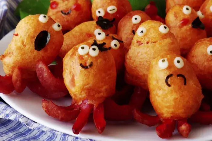 Pulpos de salchicha decorados para niños