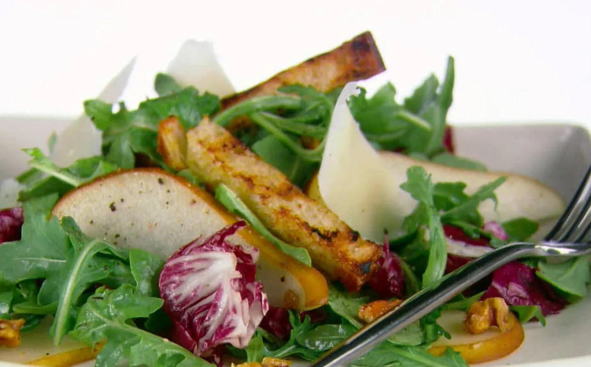 Ensalada de Pera con Rúcula, jamón y queso