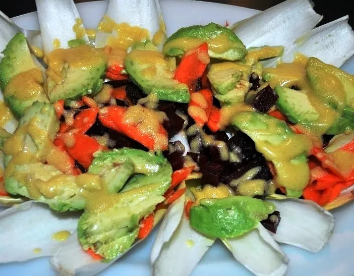 Ensalada de Endivias y  Aguacates