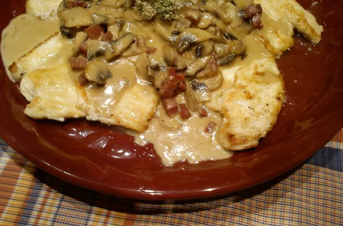 Pollo en Salsa de Champiñones y Yogur