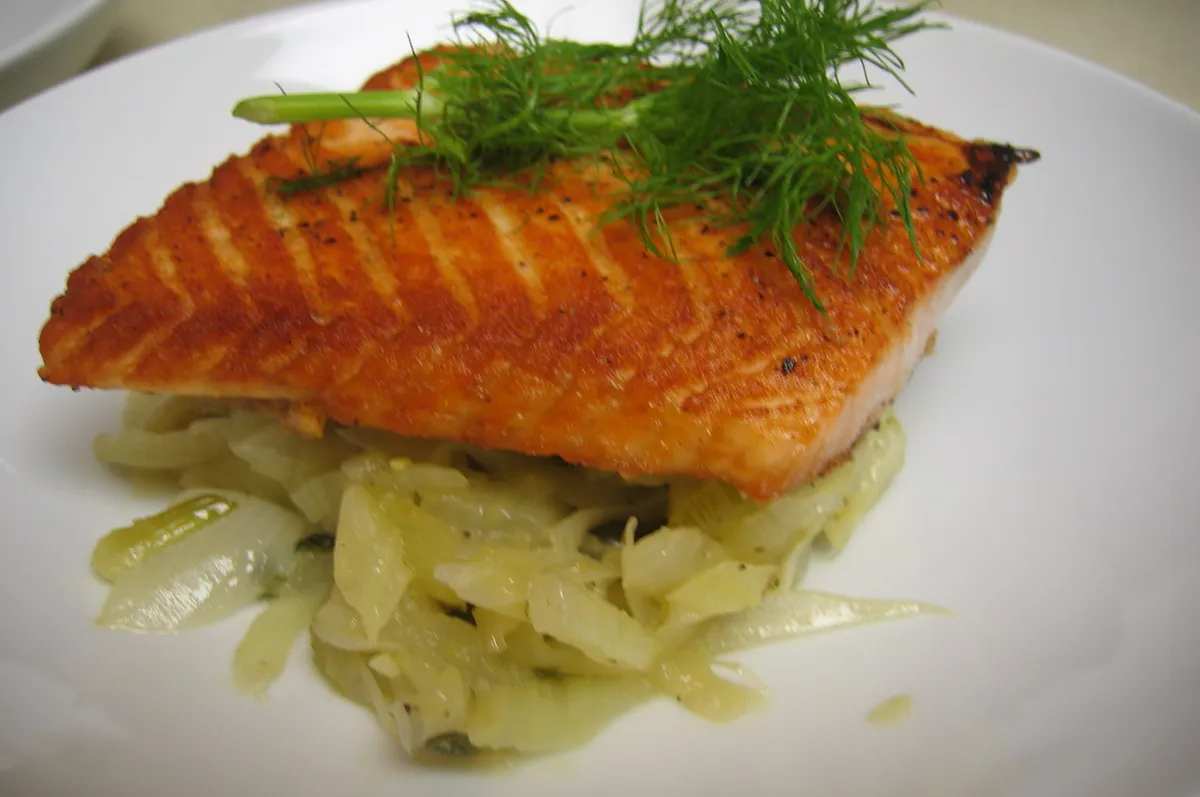 Salmón con hinojo