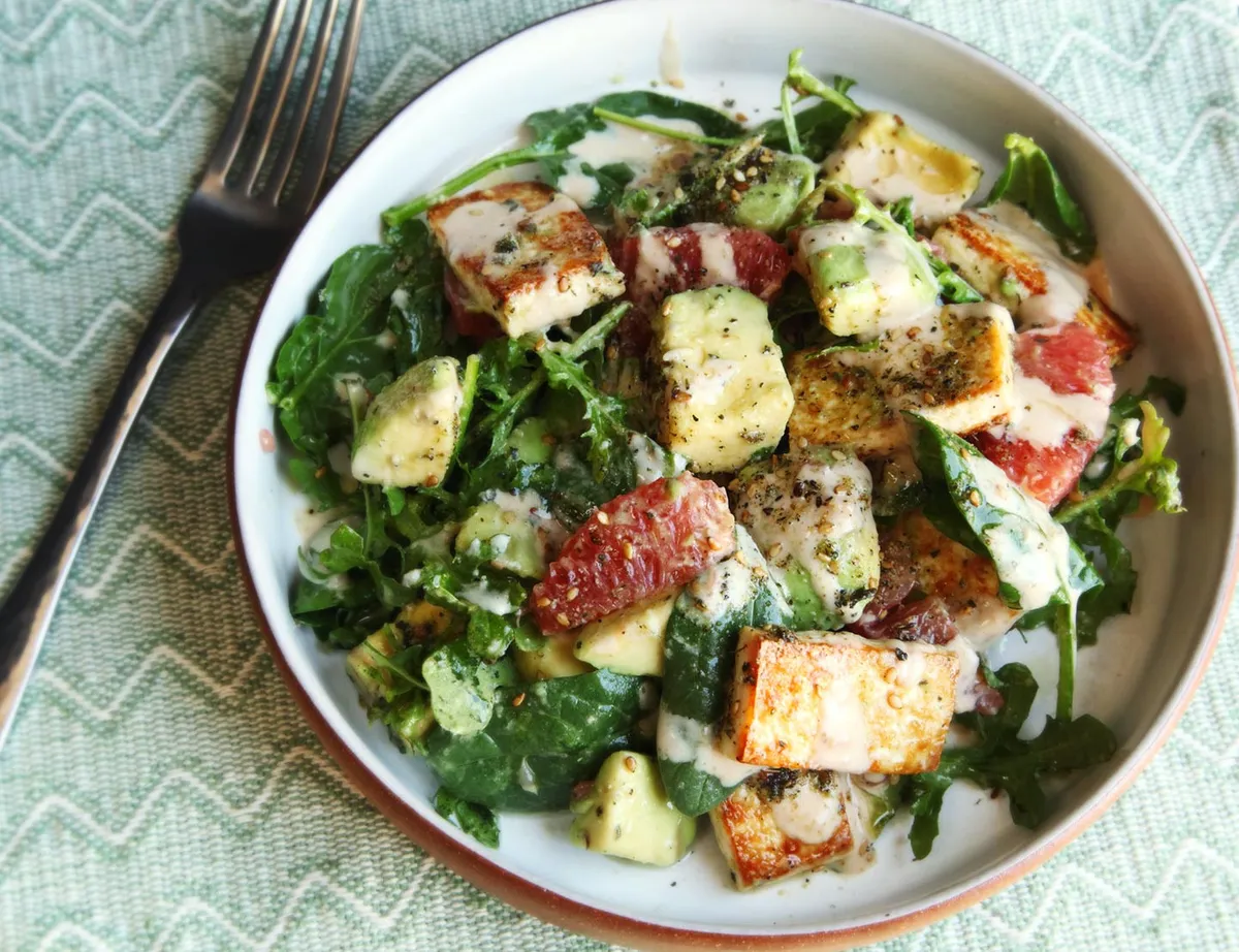 Ensalada de Vegetales con Tofu a la Tahini
