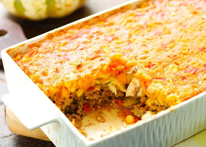 Ensalada de atún, maíz y queso