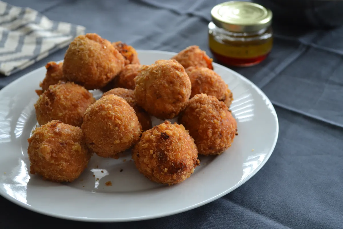 Croquetas de zanahoria y guisantes