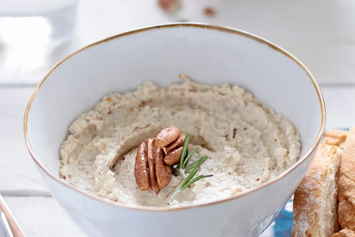 Dip de queso crema y nueces