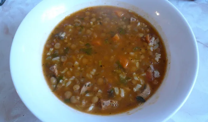 sopa de arroz integral y verduras