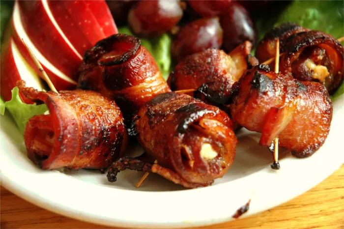 Snack de ciruelas y beicon