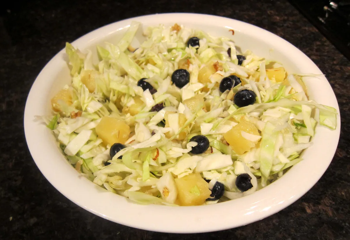 Ensalada de col y pollo