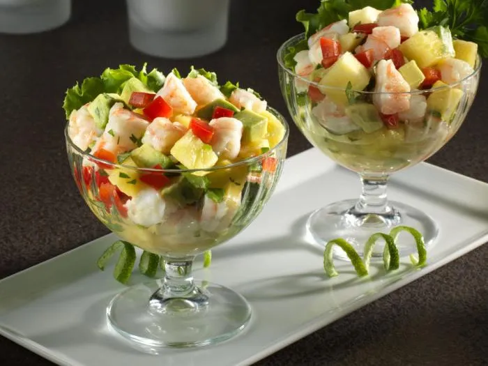 Refrescante ceviche de camarones y piña