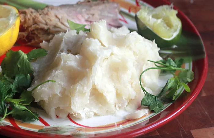 Suave puré de yuca con leche y ajo