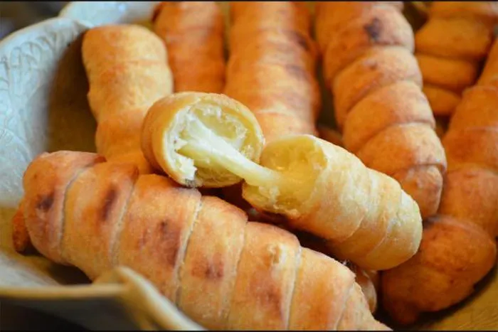 Rolitos de queso mozzarella fáciles de hacer